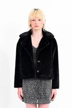 Load image into Gallery viewer, Faux fur jacket - Black
