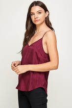 Load image into Gallery viewer, Lace detail tank - Wine
