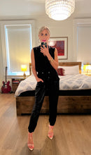 Load image into Gallery viewer, Detailed Neck Top - Black
