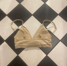 Load image into Gallery viewer, SEAMLESS BRA TOP - BEIGE
