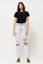 Load image into Gallery viewer, Distressed Mom Jeans - am

